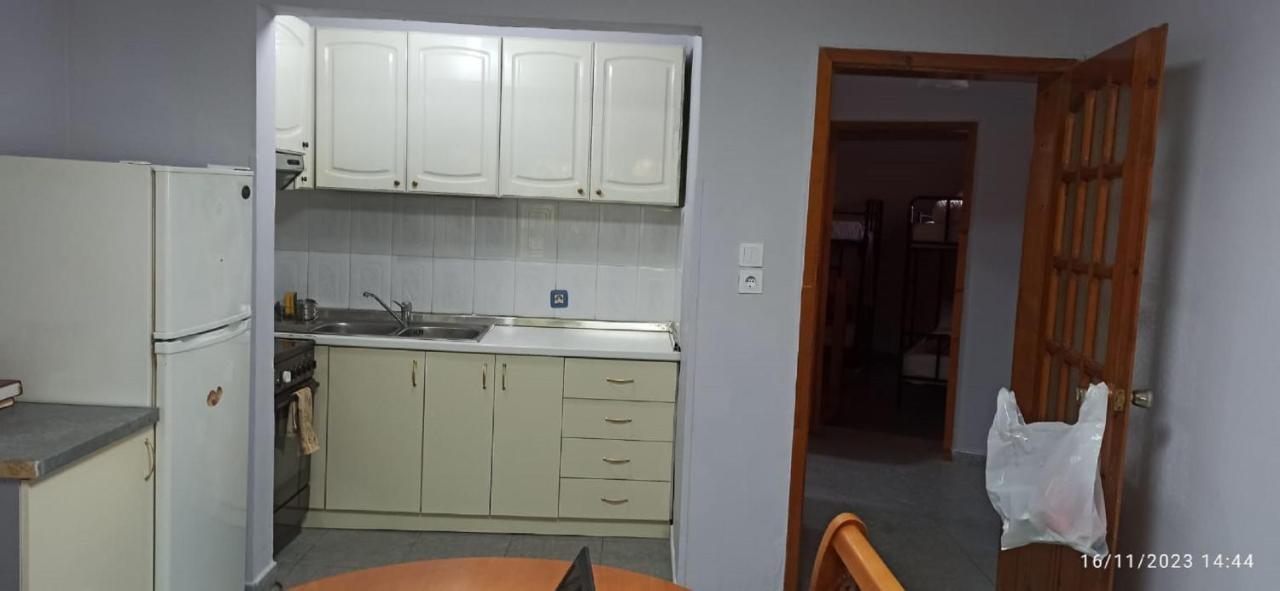 Royal Hostel Tirana Eksteriør billede