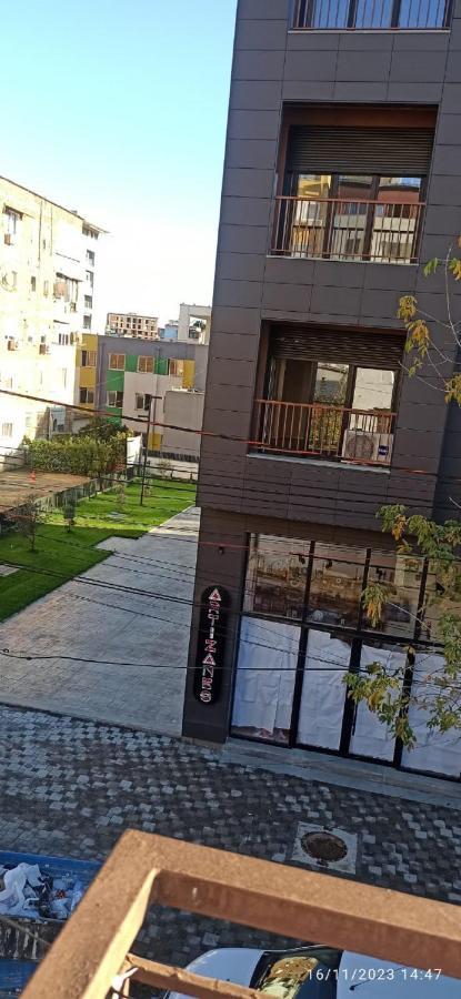 Royal Hostel Tirana Eksteriør billede