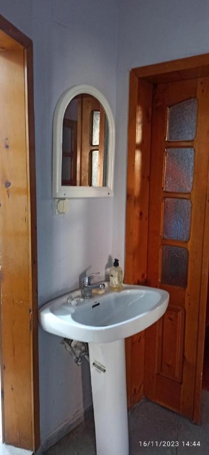 Royal Hostel Tirana Eksteriør billede