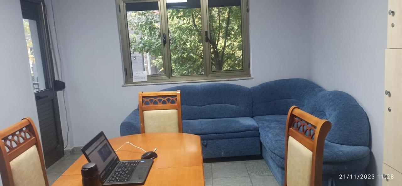 Royal Hostel Tirana Eksteriør billede