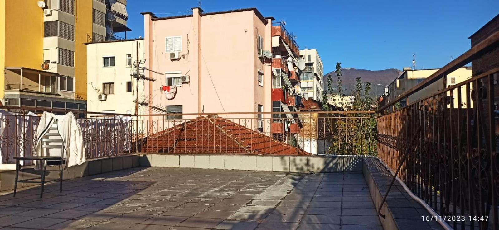 Royal Hostel Tirana Eksteriør billede