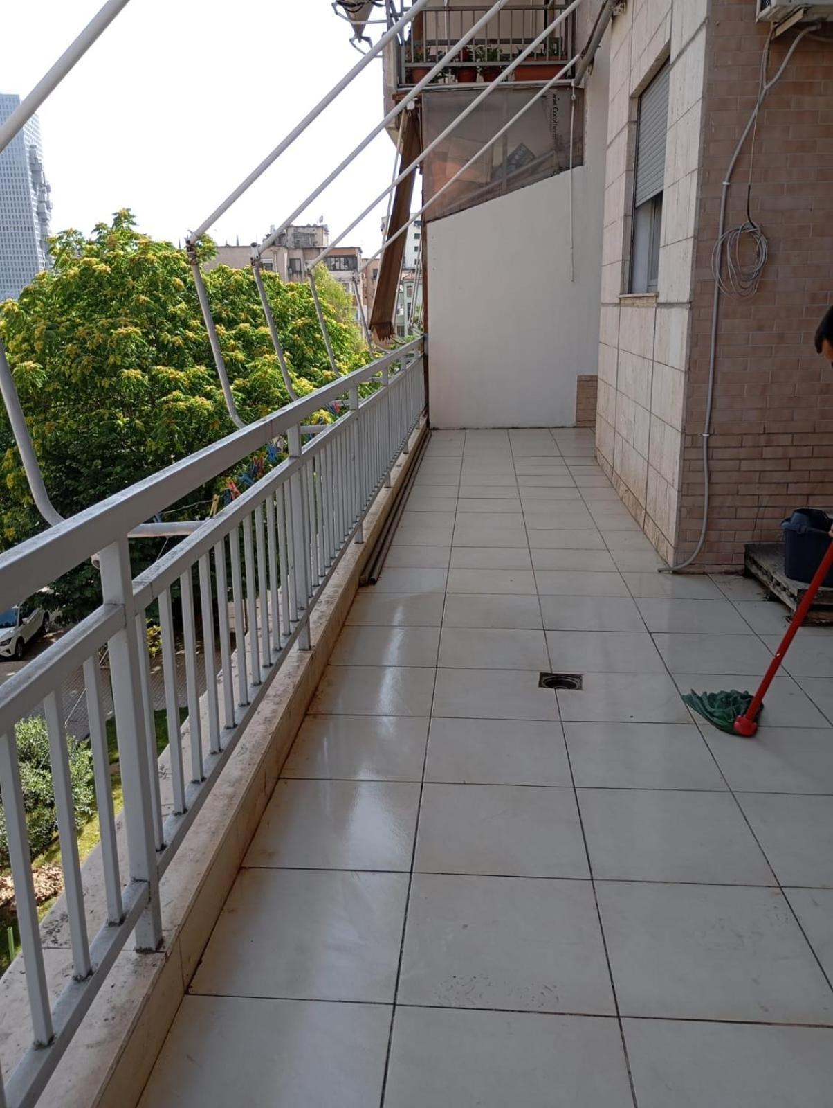 Royal Hostel Tirana Eksteriør billede