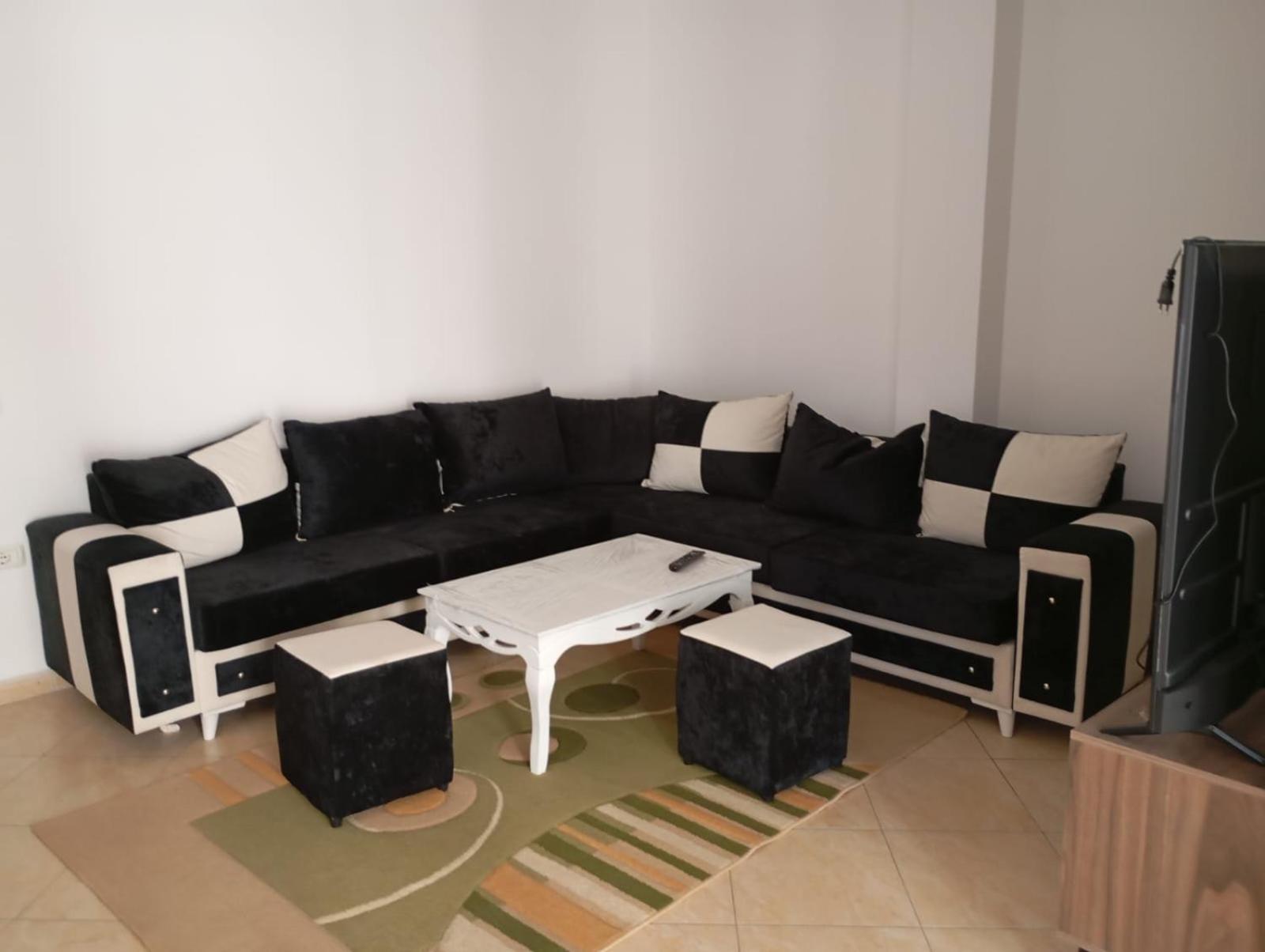 Royal Hostel Tirana Eksteriør billede