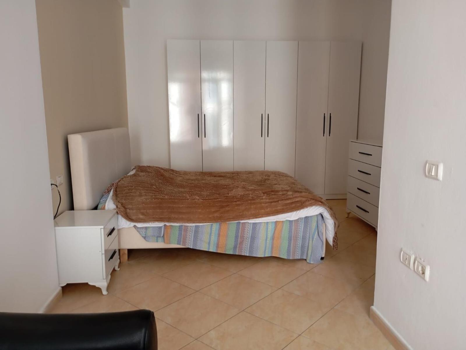 Royal Hostel Tirana Eksteriør billede